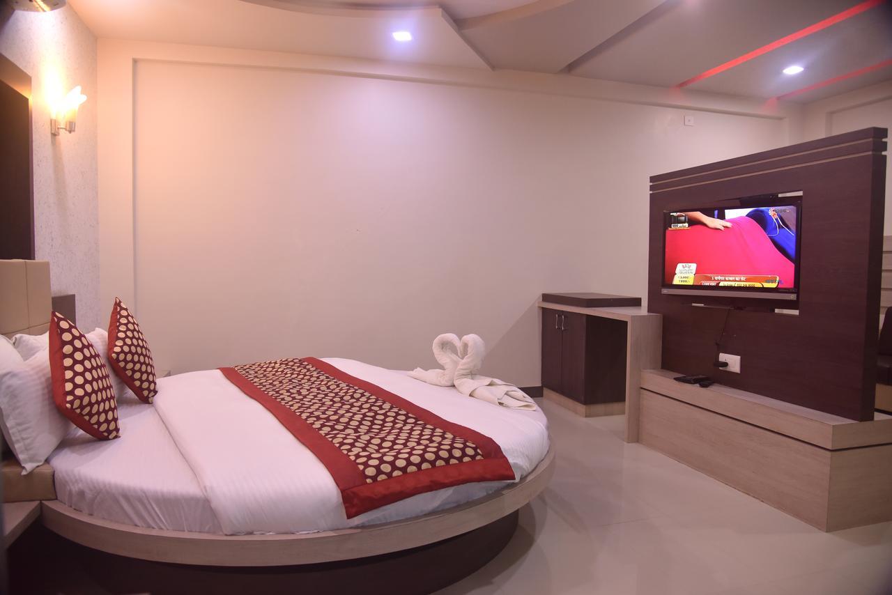 Hotel Sun Plaza Сомнатх Экстерьер фото