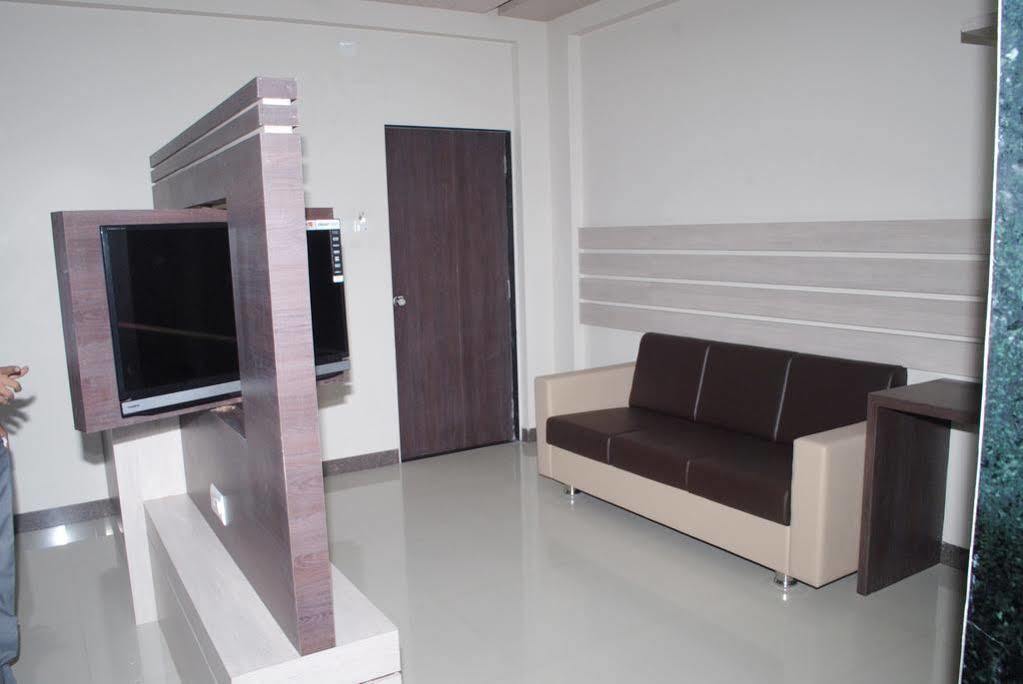Hotel Sun Plaza Сомнатх Экстерьер фото